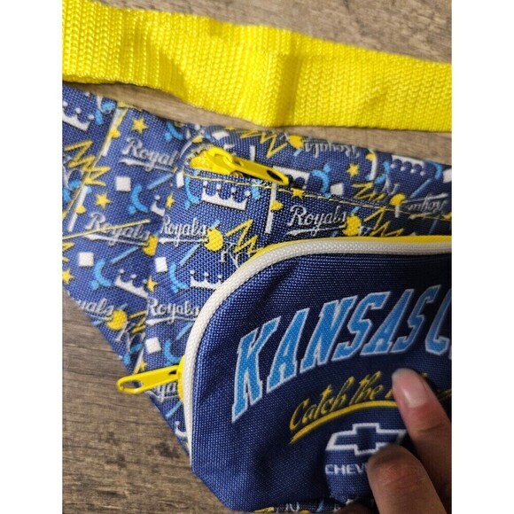 Kansas City Royals Belt Bag Fanny Pack - Picture 4 of 7